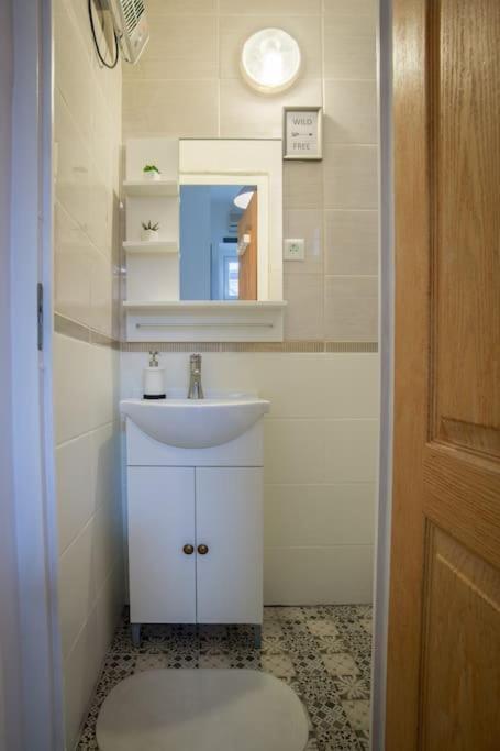 Cozy With Air Condition After Renovation Budapesta