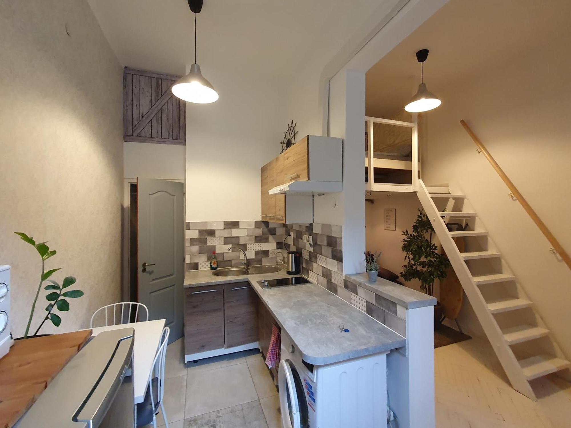 Cozy With Air Condition After Renovation Apartamento *
