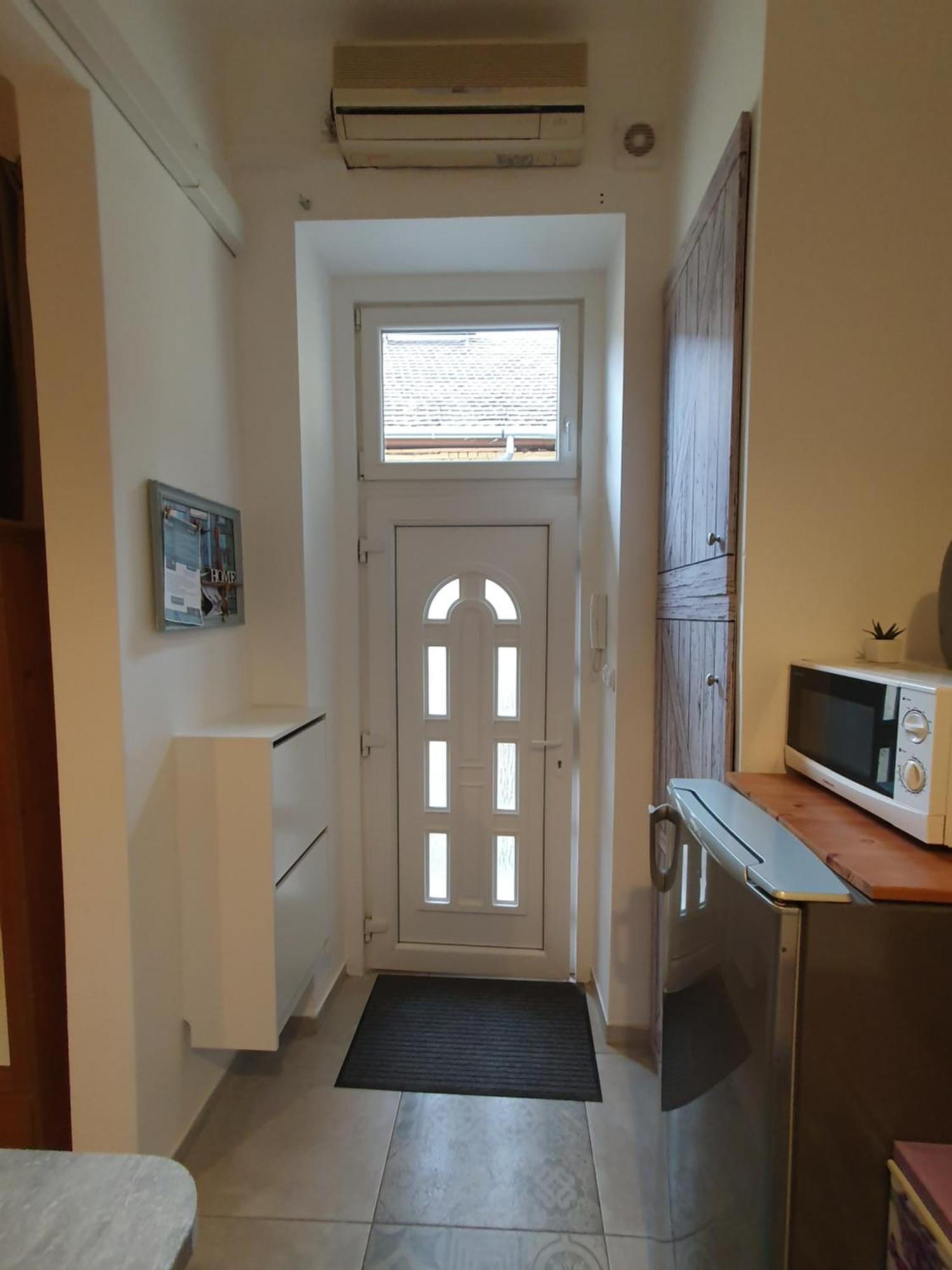 Cozy With Air Condition After Renovation Apartamento